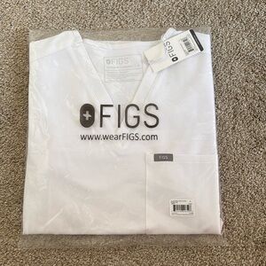 White Catarina One-Pocket Scrub Top